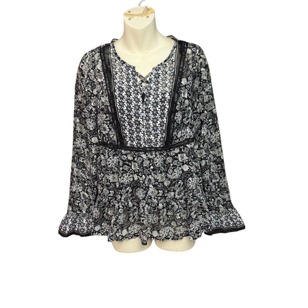 Knox Rose XS Black and White Floral Blouse gold threads intertwined